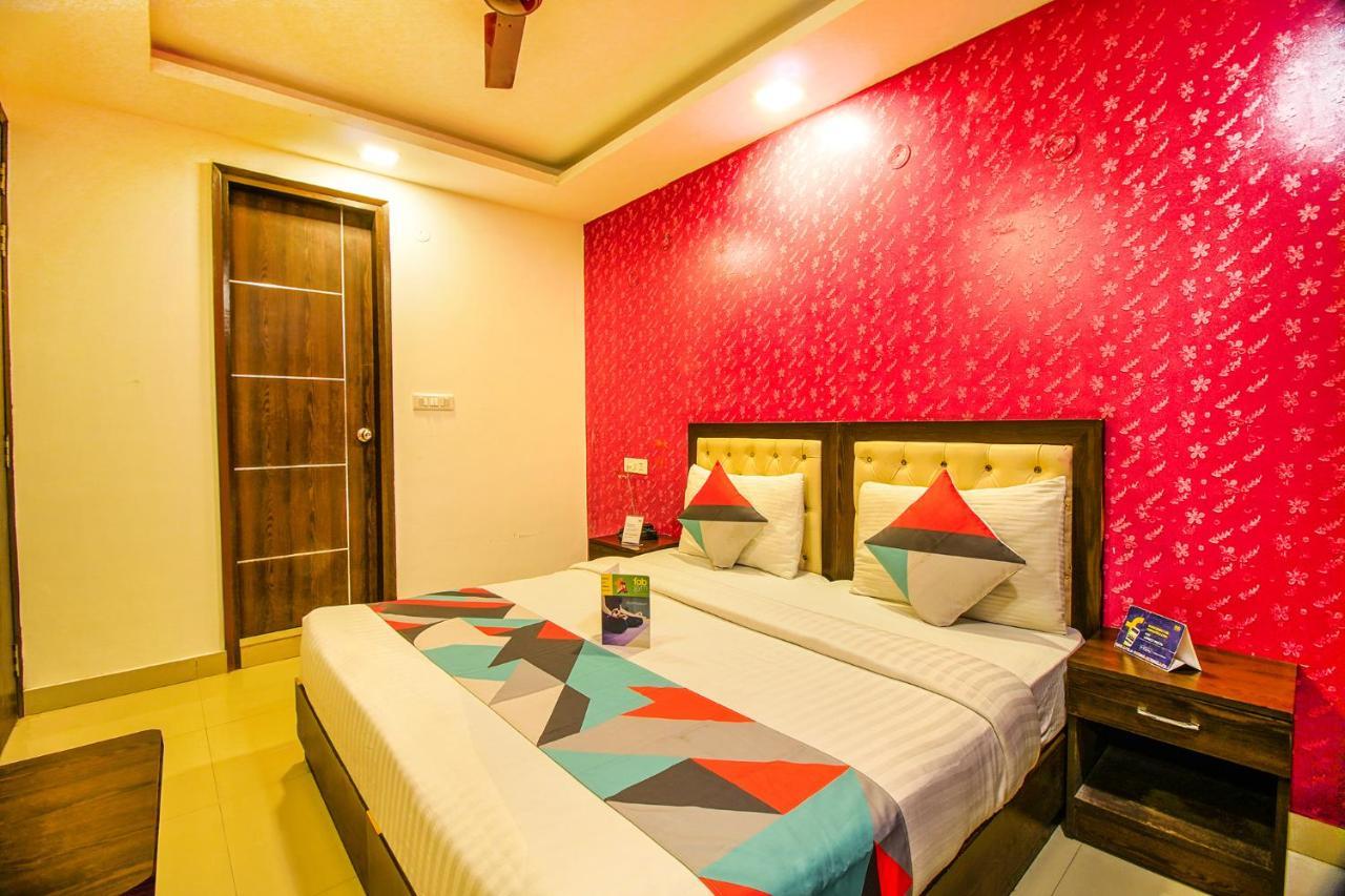 Fabexpress Tp Suite Near Igi Airport Нью-Дели Экстерьер фото
