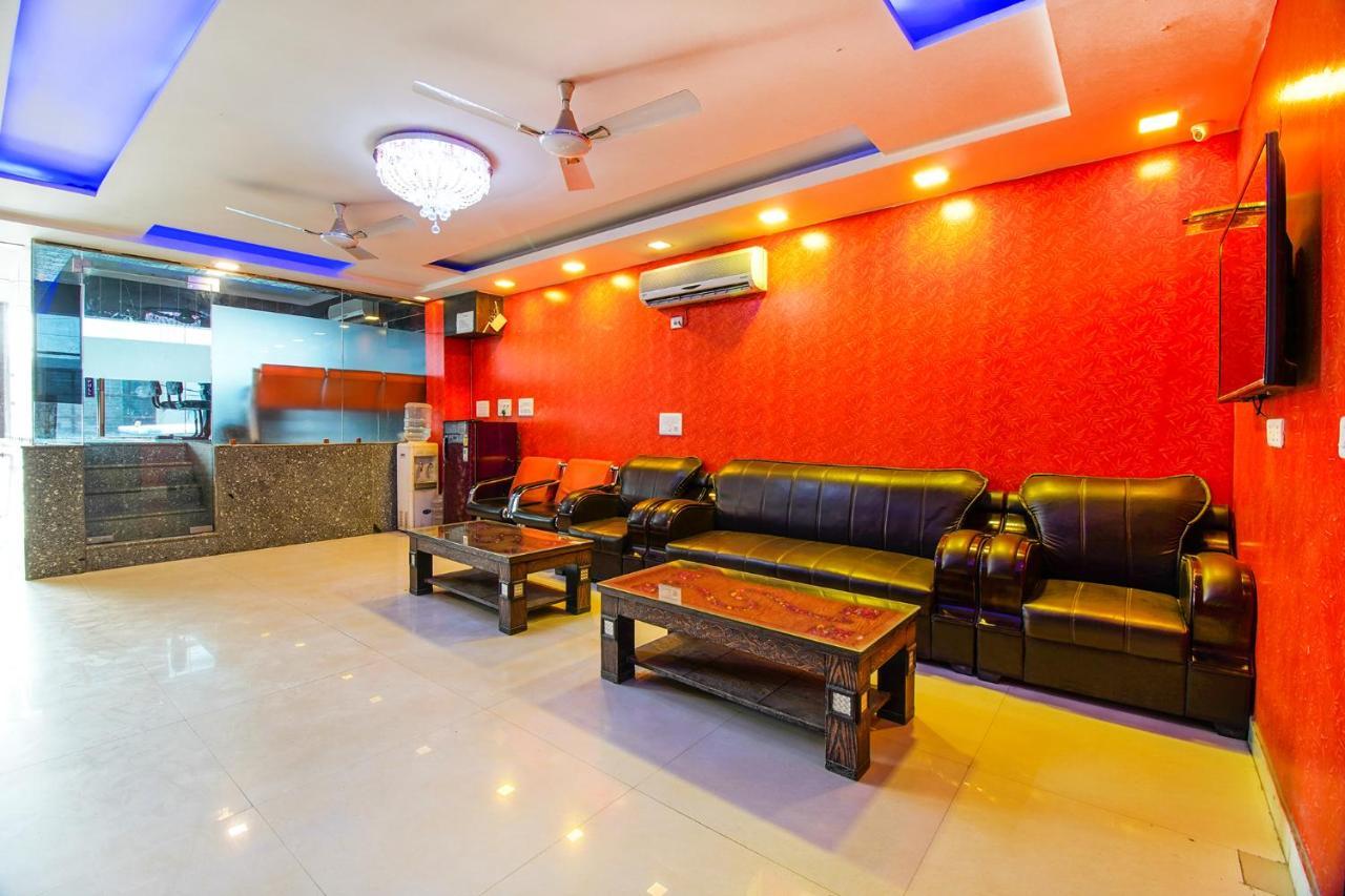 Fabexpress Tp Suite Near Igi Airport Нью-Дели Экстерьер фото