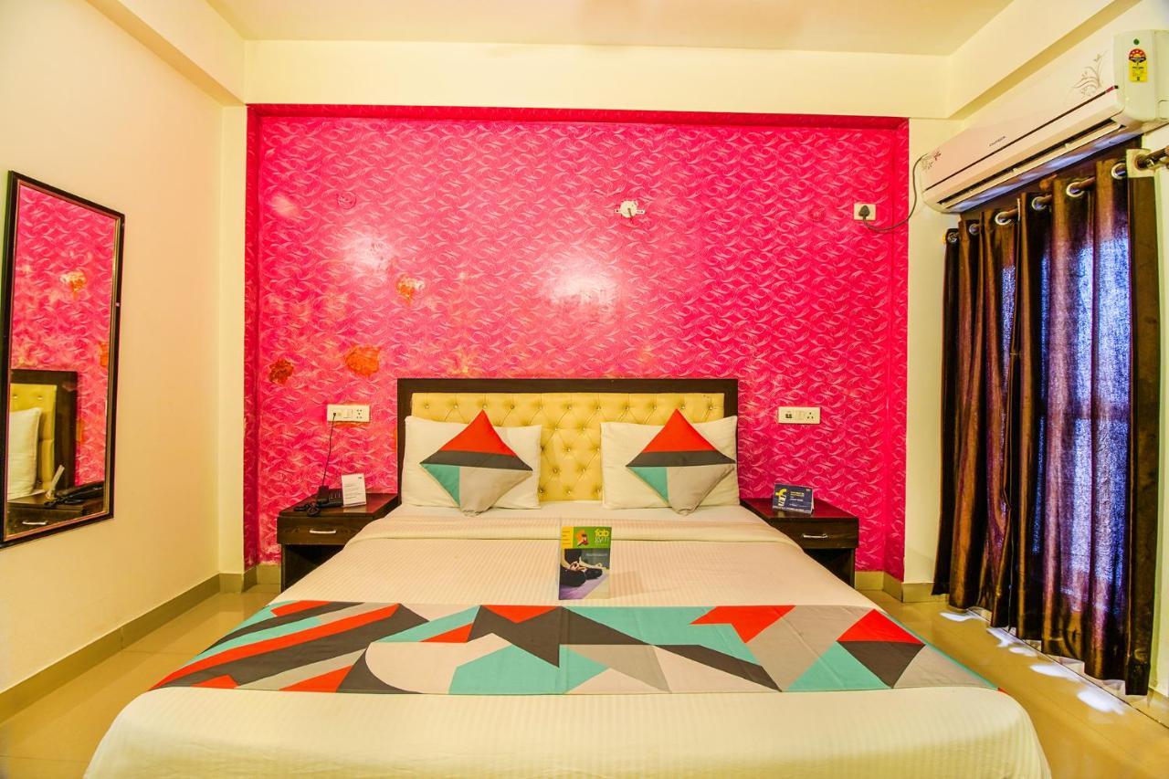 Fabexpress Tp Suite Near Igi Airport Нью-Дели Экстерьер фото