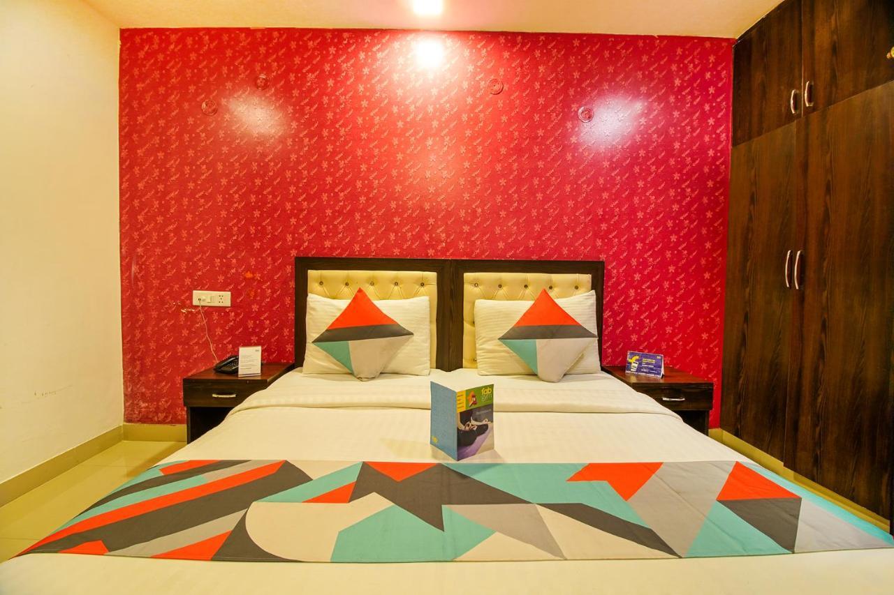 Fabexpress Tp Suite Near Igi Airport Нью-Дели Экстерьер фото
